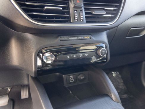 Used 2025 Ford Escape Platinum AWD/4WD image 22