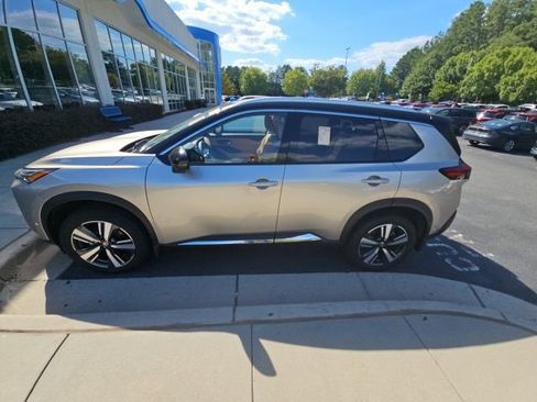 Used 2021 Nissan Rogue Platinum AWD/4WD image 1