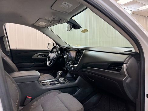 Used 2021 Chevrolet Traverse LT FWD image 28