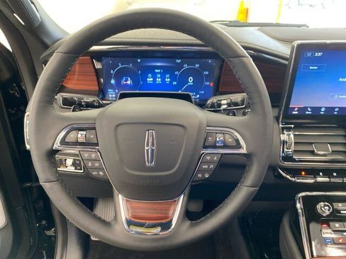 New 2024 Lincoln Navigator Reserve AWD/4WD image 19
