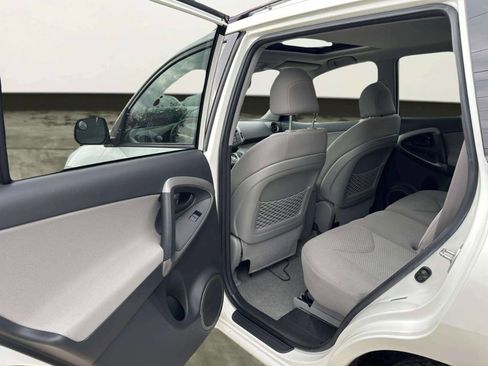 Used 2007 Toyota RAV4 Limited AWD/4WD image 16