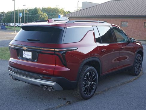 New 2026 Chevrolet Traverse LT w/ Sun and Wheel Package image 3