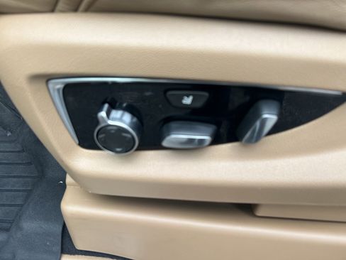 Used 2018 Cadillac Escalade Platinum image 27