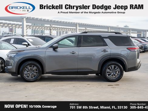 Used 2024 Nissan Pathfinder SV image 8