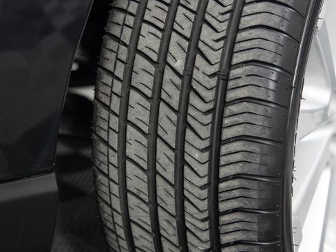 Used 2012 Toyota Venza XLE w/ XLE Premium Pkg image 37