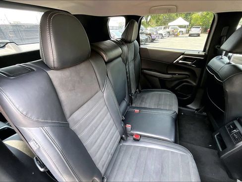 Used 2024 Mitsubishi Outlander SE FWD image 25