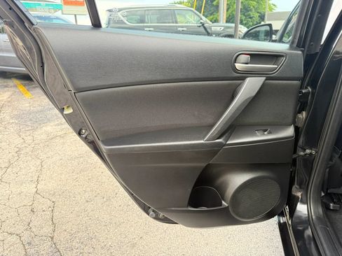 Used 2012 MAZDA MAZDA3 i Touring FWD image 11