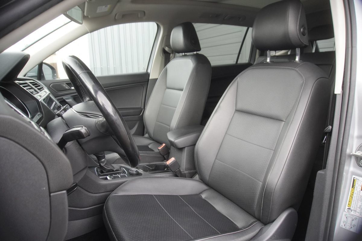 Used 2019 Volkswagen Tiguan SE w/ Panoramic Sunroof Package AWD/4WD image 9