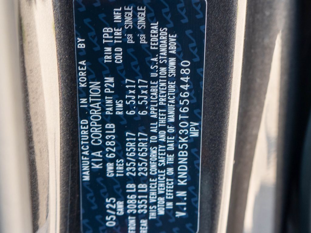 Used 2026 Kia Carnival FWD image 36