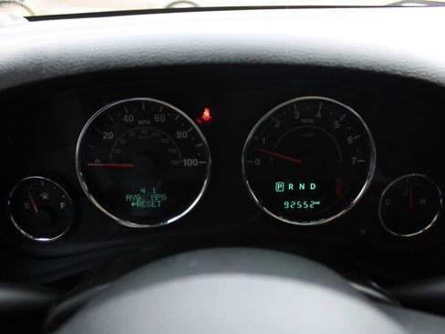 Used 2015 Jeep Wrangler Unlimited Sahara w/ Connectivity Group AWD/4WD image 8