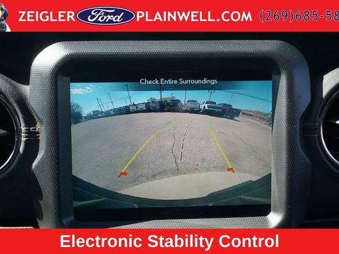 Used 2022 Jeep Wrangler Unlimited Sahara AWD/4WD image 17
