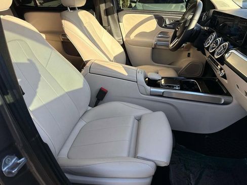 Used 2020 Mercedes-Benz GLB 250 image 11
