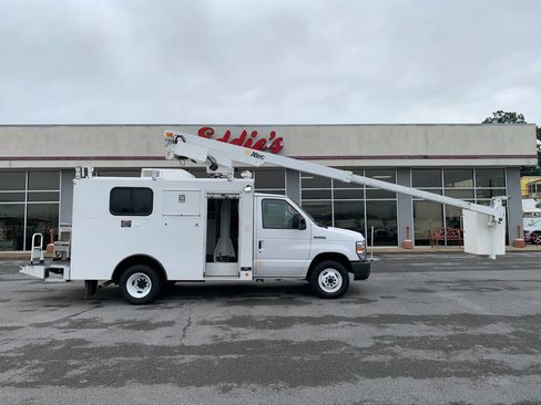 Used 2019 Ford E-350 and Econoline 350 Super Duty RWD image 51