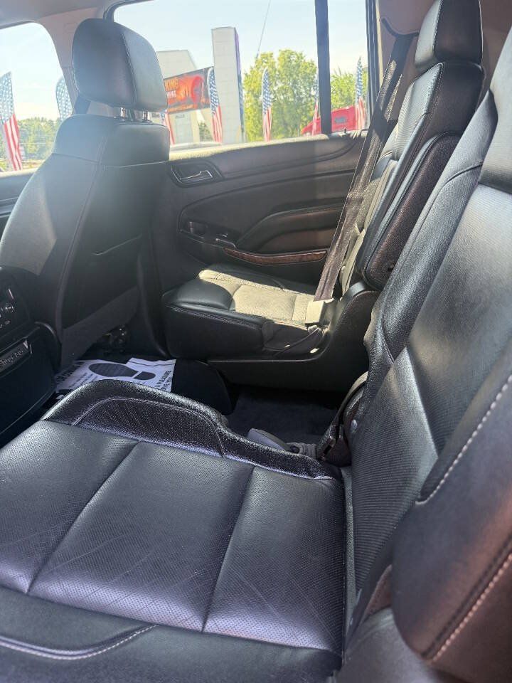 Used 2020 Chevrolet Suburban Premier RWD image 13