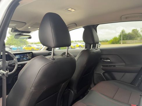 Used 2025 Nissan Kicks SR FWD image 24
