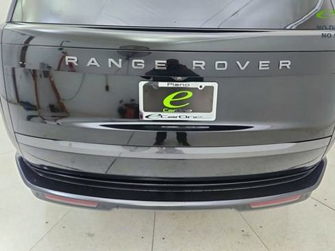 Used 2024 Land Rover Range Rover SE AWD/4WD image 11