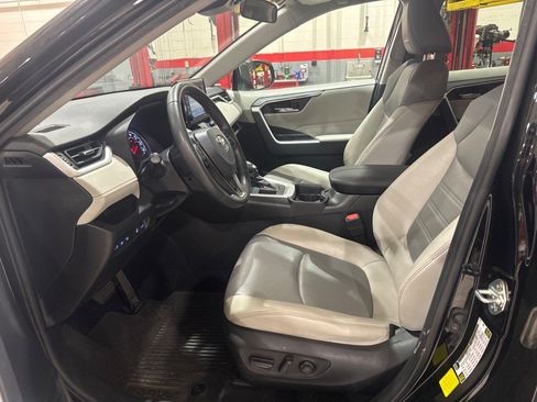 Certified 2021 Toyota RAV4 XLE Premium FWD image 52