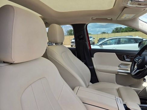 Used 2021 Mercedes-Benz GLA 250 4MATIC w/ Premium Package image 18