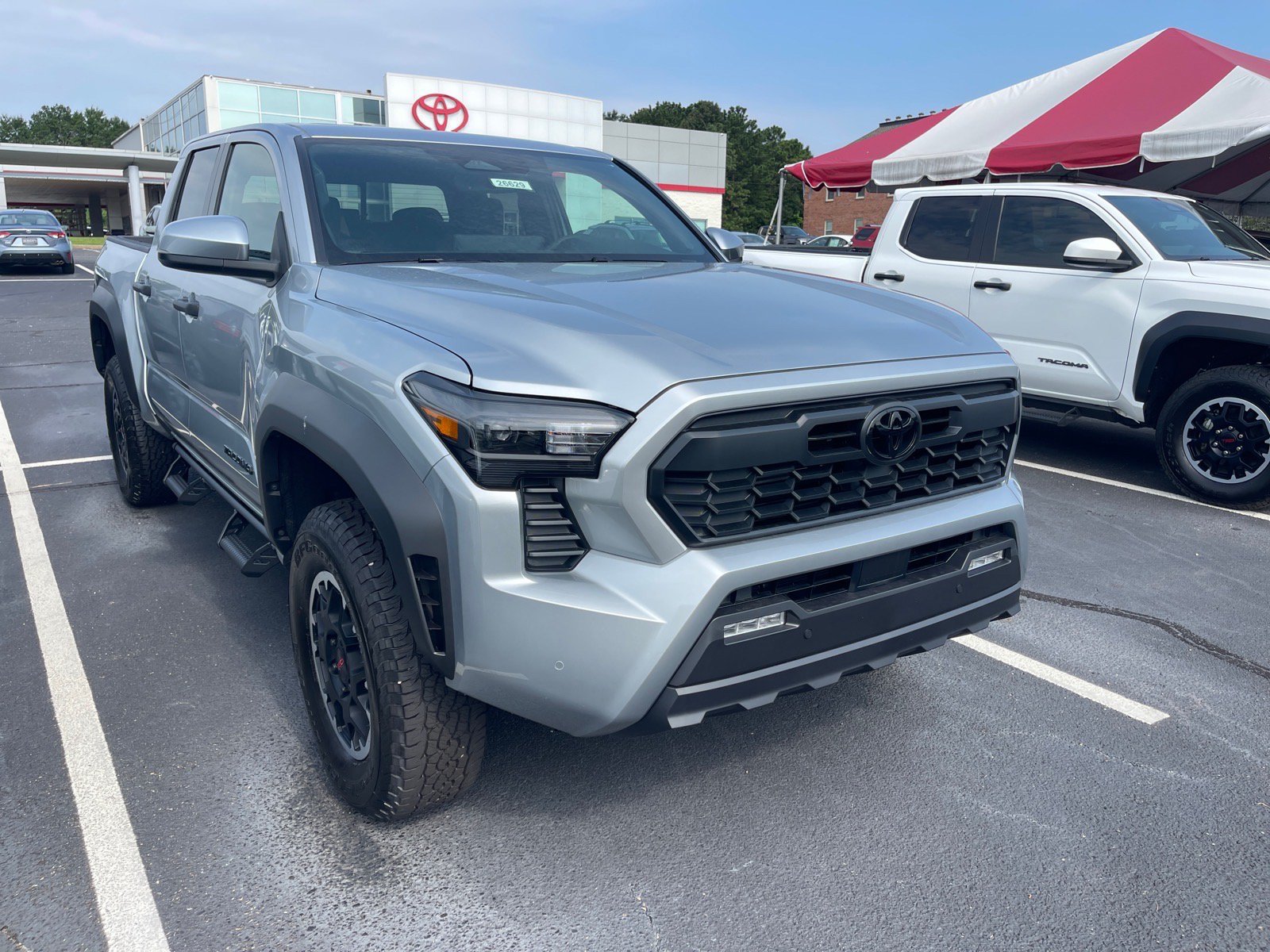 New 2026 Toyota Tacoma TRD Off-Road w/ TRD Off Road Upgrade Package AWD/4WD image 1