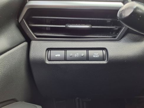 Used 2022 Nissan Altima 2.5 SR FWD image 11