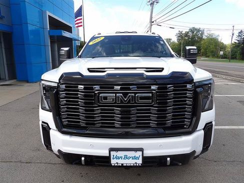 Used 2025 GMC Sierra 3500 Denali Ultimate AWD/4WD image 8