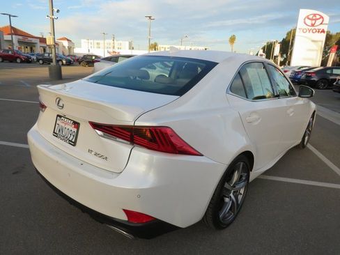 Used 2017 Lexus IS 200t image 10