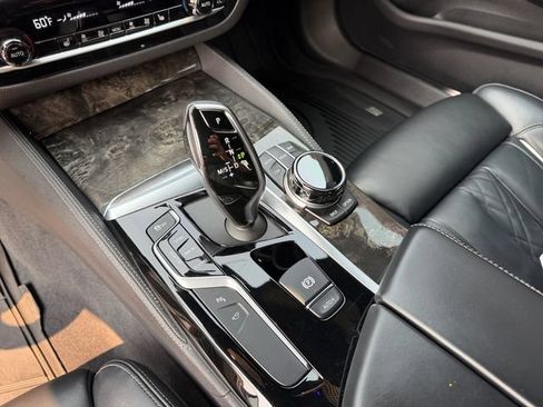 Used 2020 BMW M550i xDrive w/ Executive Package AWD/4WD image 18