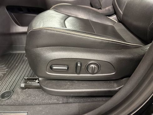 Used 2020 GMC Terrain Denali w/ Denali Premium Package FWD image 25