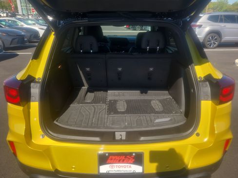 Used 2024 Chevrolet TrailBlazer RS w/ Convenience Package FWD image 30