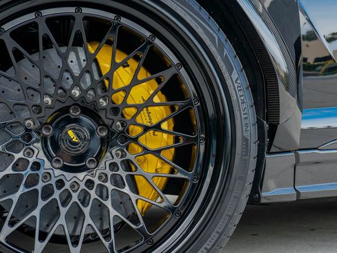 Used 2025 Lamborghini Urus SE image 27