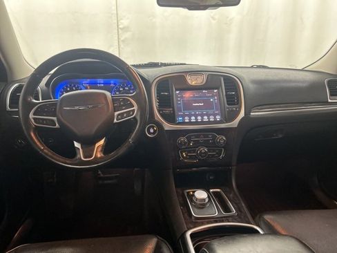 Used 2018 Chrysler 300 Limited w/ Safetytec Plus Group image 26
