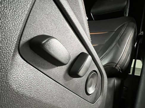 Used 2024 GMC Sierra 1500 AT4 image 27