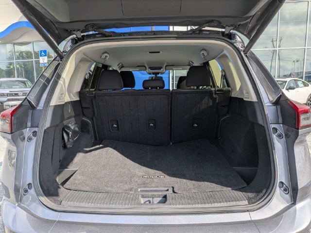 Used 2025 Nissan Rogue SV FWD image 11