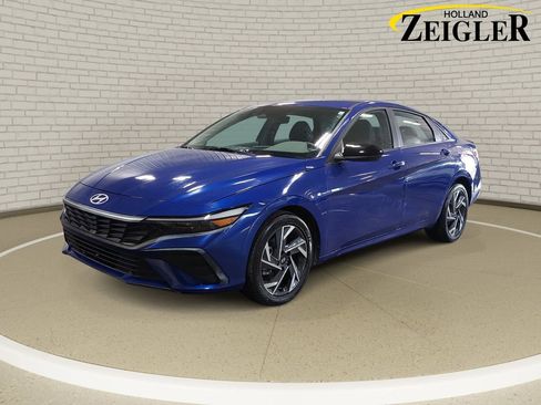 Used 2025 Hyundai Elantra Sport FWD image 1