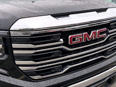 Used 2025 GMC Sierra 1500 SLT image 28