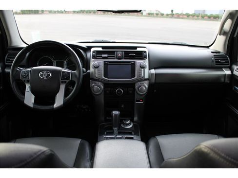 Used 2016 Toyota 4Runner SR5 Premium image 10