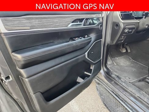 Used 2022 Jeep Wagoneer Series II AWD/4WD image 6
