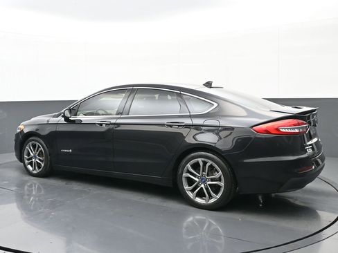Used 2019 Ford Fusion Titanium image 5