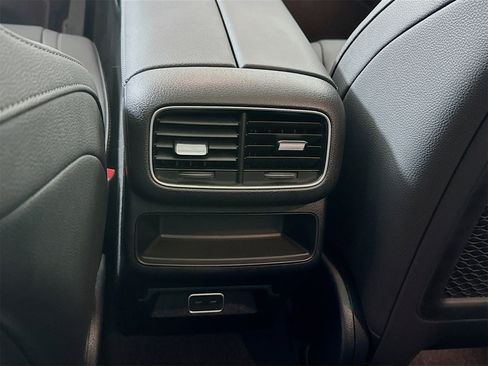 Used 2025 Mercedes-Benz GLE 350 4MATIC image 28