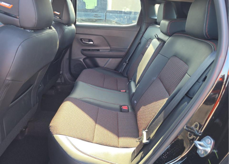 Used 2025 Nissan Kicks SR w/ SR Premium Package FWD image 8