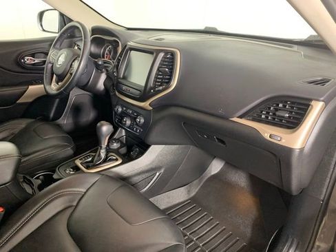 Used 2018 Jeep Cherokee Limited w/ Trailer Tow Group image 23