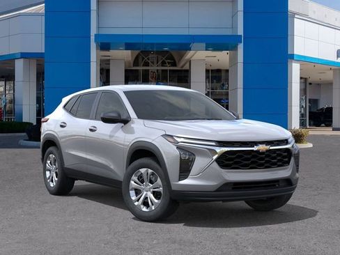New 2026 Chevrolet Trax LS image 7