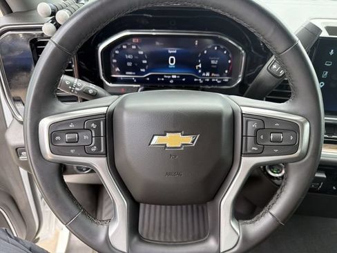 Used 2025 Chevrolet Silverado 2500 LT w/ Convenience Package AWD/4WD image 16