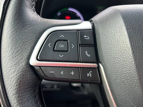 Used 2021 Toyota Sienna XLE FWD image 21