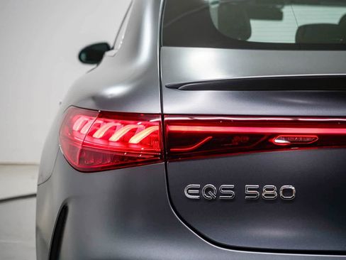 Used 2023 Mercedes-Benz EQS 580 4MATIC Sedan image 9