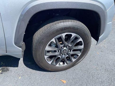 Used 2024 Toyota Tundra Limited image 18