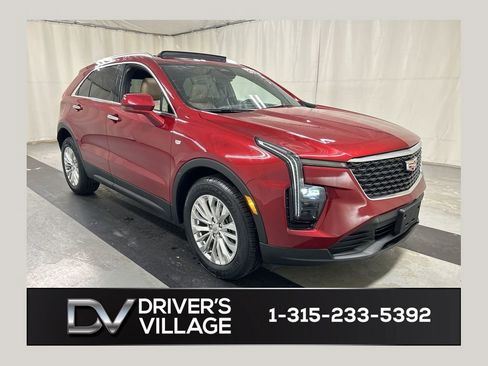 Used 2024 Cadillac XT4 Luxury w/ Cold Weather Package image 1