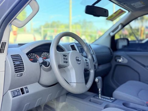 Used 2016 Nissan Frontier SV w/ SV Value Truck Package RWD image 10