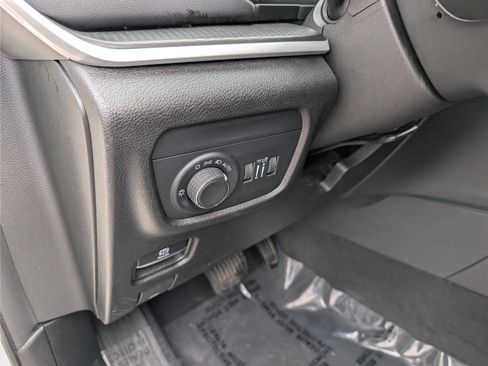 Used 2023 Jeep Grand Cherokee L Laredo RWD image 22