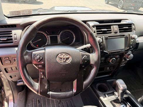 Used 2017 Toyota 4Runner TRD Off-Road Premium AWD/4WD image 10